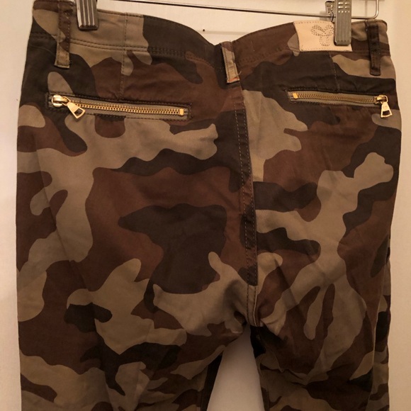 TNA skinny jeans with zippers. Size 2. Color camo. - Picture 3 of 6
